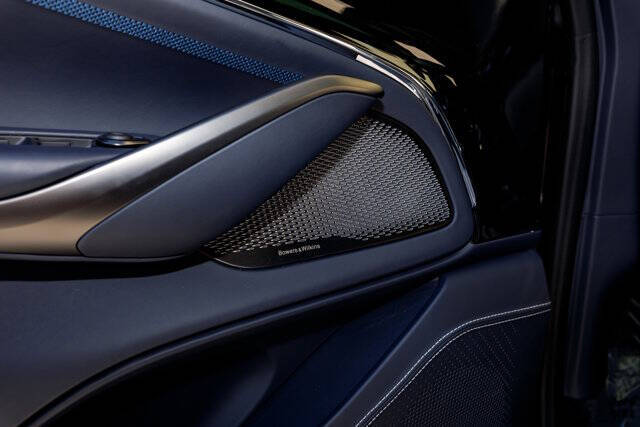 2025 Aston Martin DBX 707