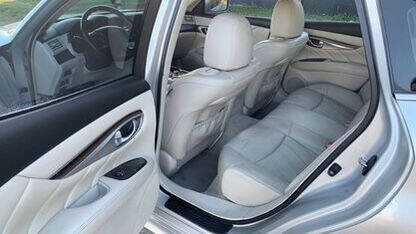 2012 INFINITI M 56 photo 10