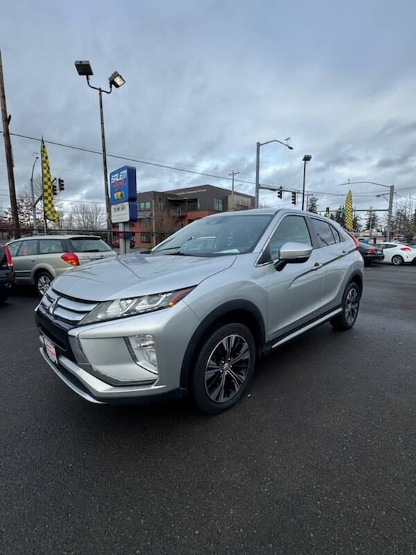 2020 Mitsubishi Eclipse Cross SE's photo