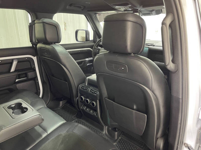 2022 Land Rover Defender 110 V8