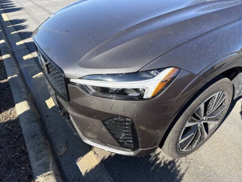 2025 Volvo XC60 B5 Plus Dark Theme