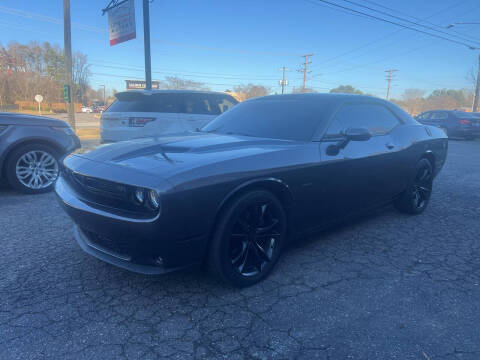 2017 Dodge Challenger R/T Shaker