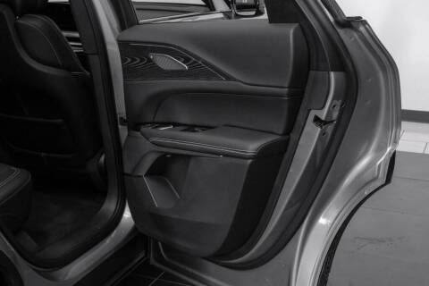 2024 Cadillac LYRIQ Luxury 3