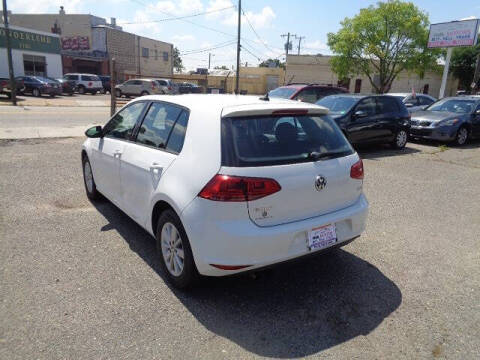 2016 Volkswagen Golf TSI SE