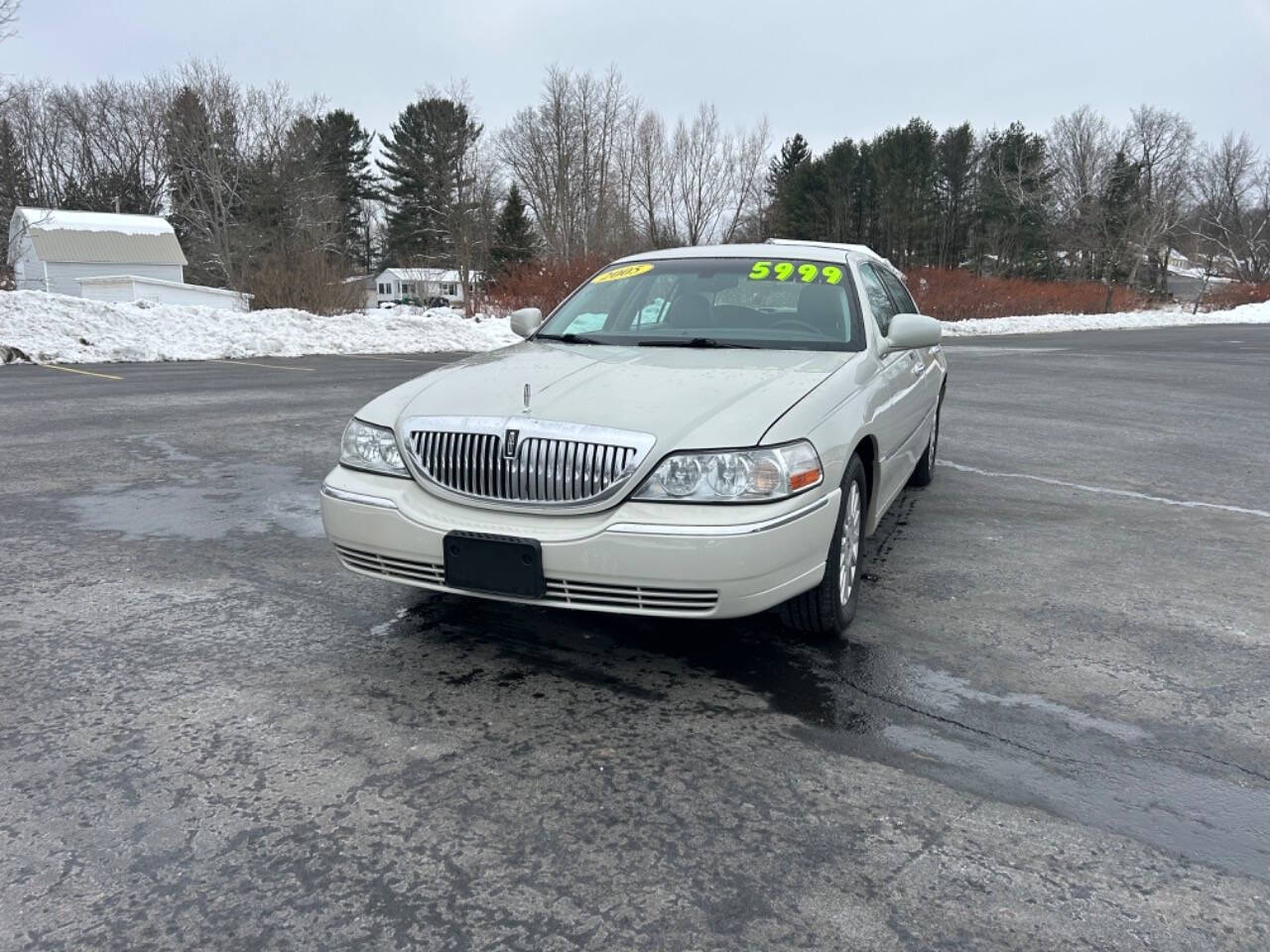 2005 Lincoln Town Car for sale at Main Street Motors Of Buffalo Llc in Springville, NY