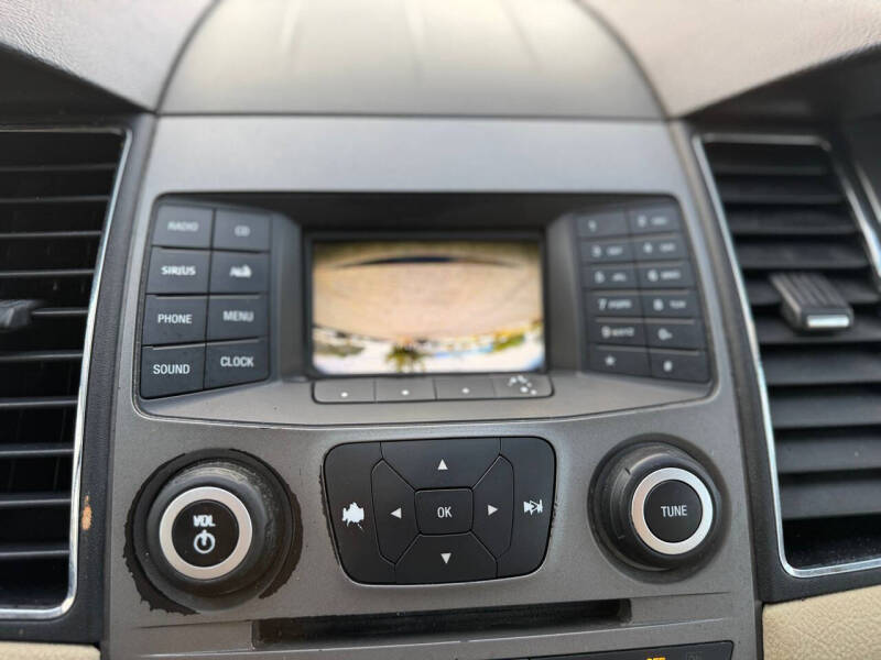 2017 Ford Taurus SEL