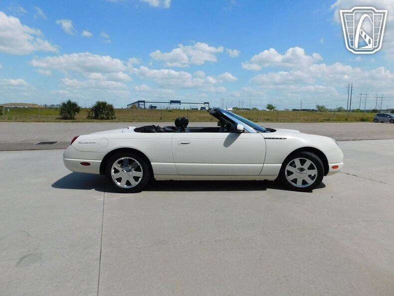 2002 Ford Thunderbird Deluxe