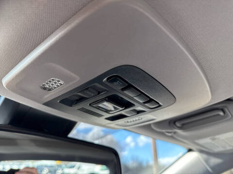 2024 Toyota Camry Hybrid LE