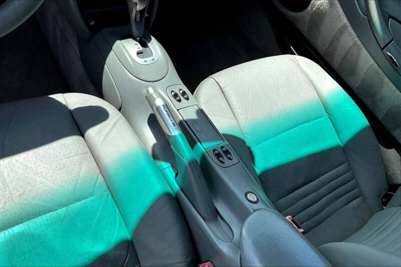 2000 Porsche 911 Carrera