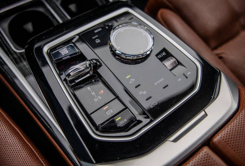 2023 BMW 7 Series 740i