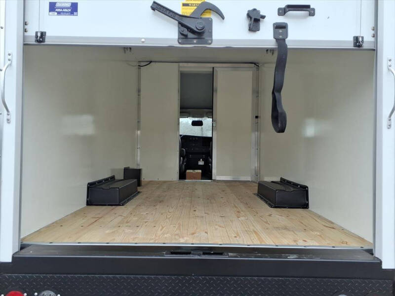 2025 Chevrolet Express 3500