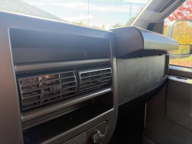 2024 Chevrolet Express 2500