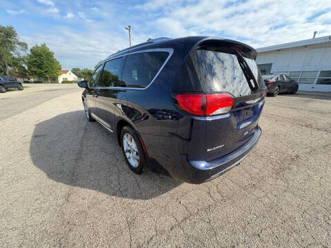2017 Chrysler Pacifica Touring-L Plus