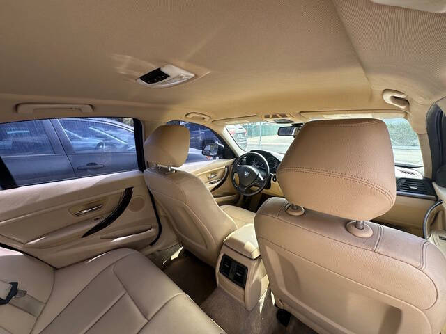 2015 BMW 3 Series 320i