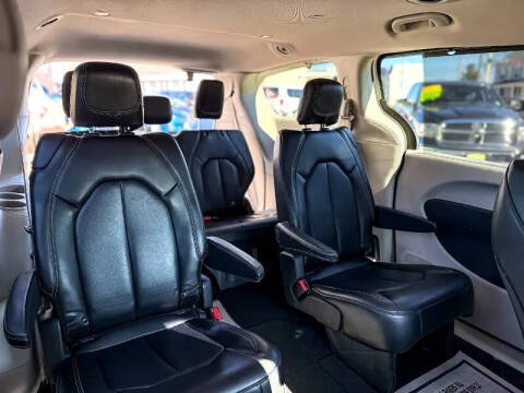 2020 Chrysler Voyager LXi