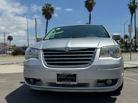 2010 Chrysler Town and Country Touring