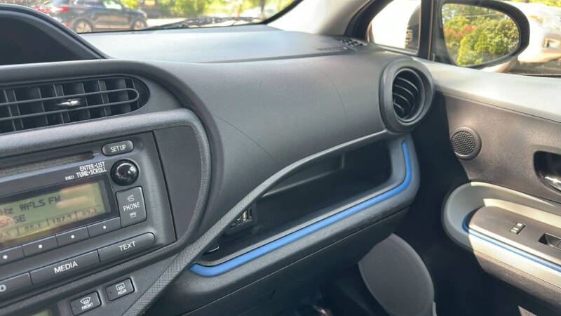 2013 Toyota Prius c