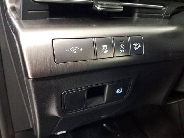 2025 Hyundai Kona SE