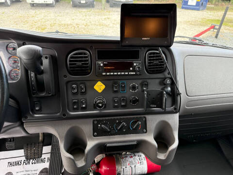 2022 Freightliner M2 106