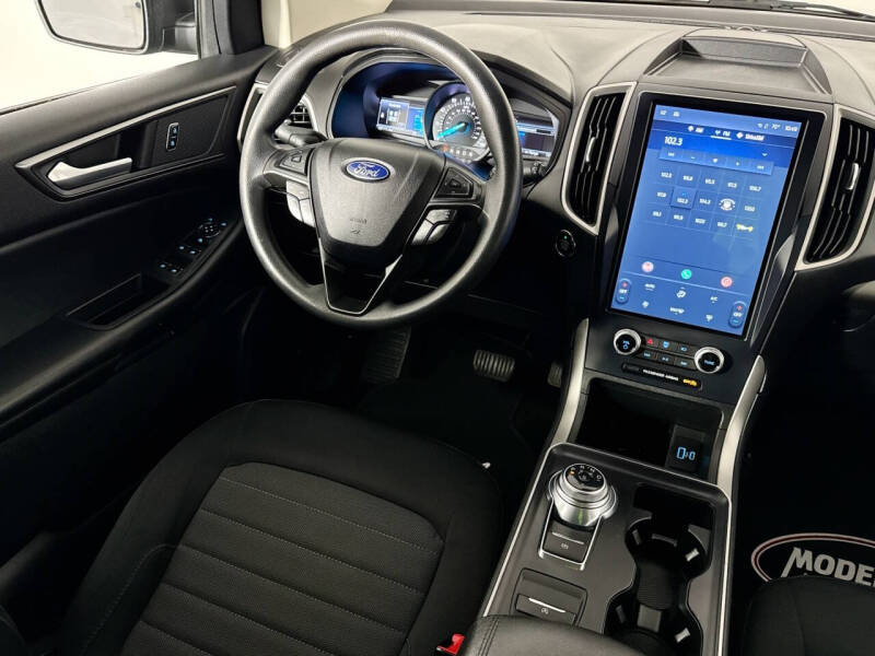 2022 Ford Edge SE