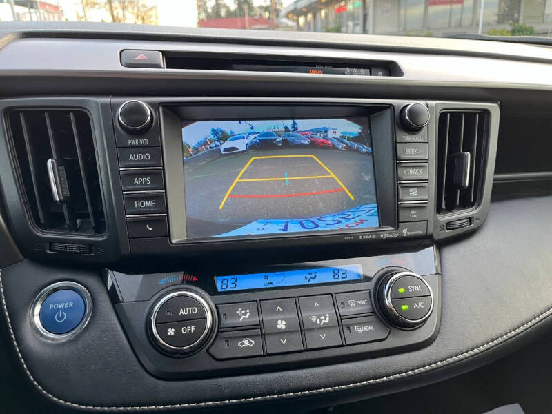 2017 Toyota RAV4 Hybrid XLE