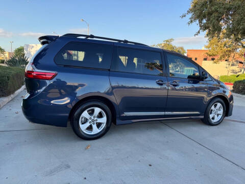 2020 Toyota Sienna LE 8-Passenger