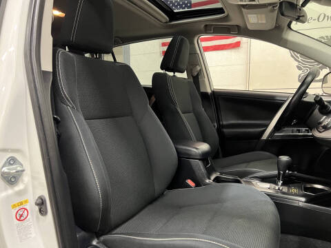 2017 Toyota RAV4 Hybrid XLE