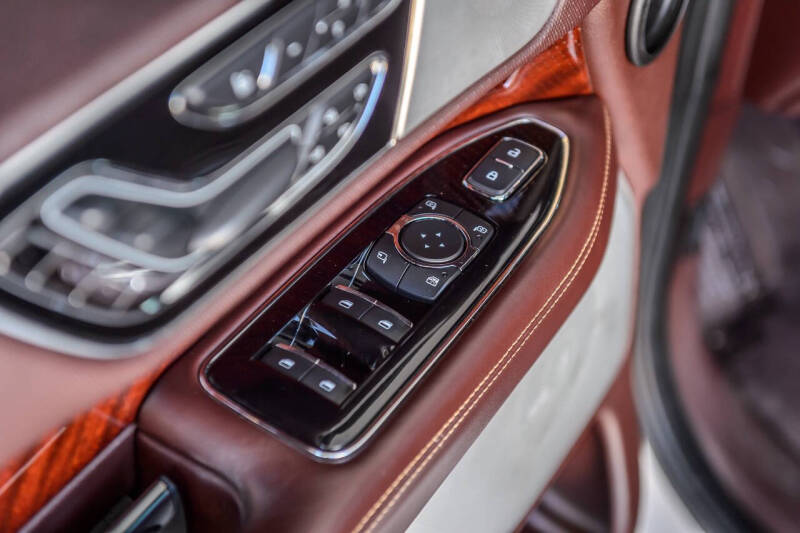 2019 Lincoln Navigator Black Label