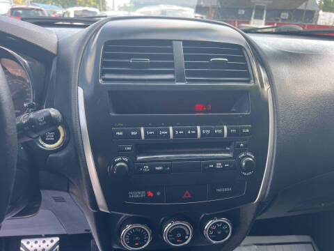 2013 Mitsubishi Outlander Sport LE