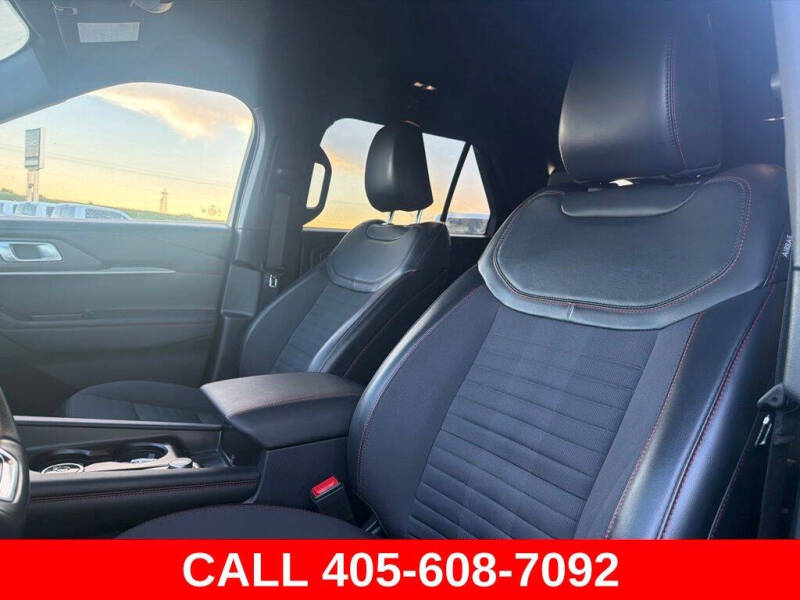 2025 Ford Explorer ST-Line