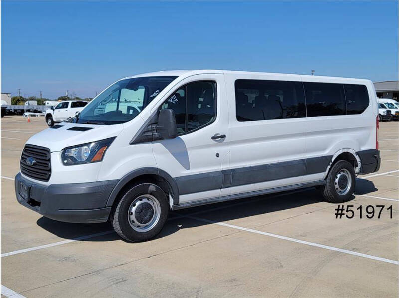 2018 Ford Transit Wagon XL's photo