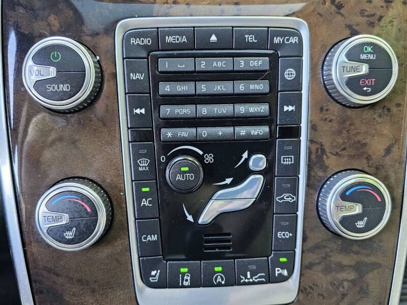 2015 Volvo XC70 T5 Drive-E Platinum
