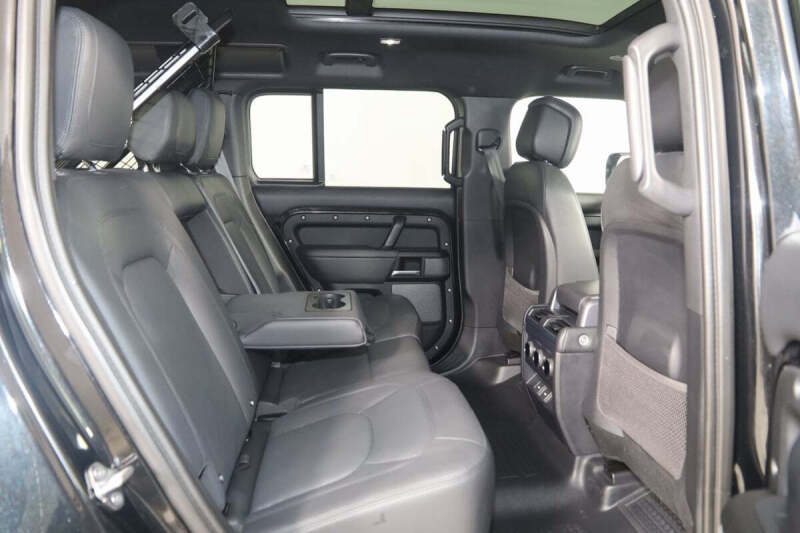 2023 Land Rover Defender 110 V8