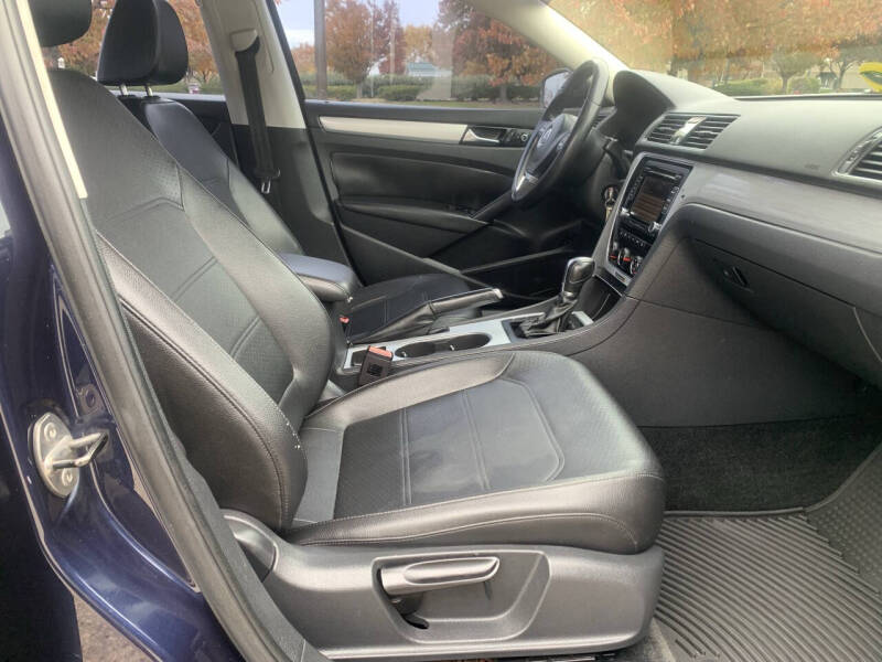 2013 Volkswagen Passat SE PZEV