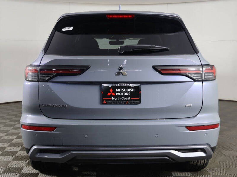 2026 Mitsubishi Outlander SE