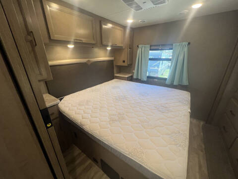 2021 Thor Motor Coach Hurricane