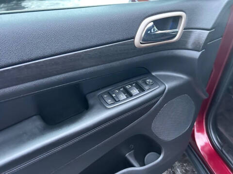 2017 Jeep Grand Cherokee Laredo