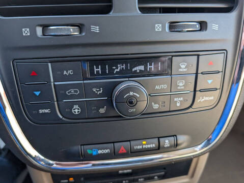 2015 Chrysler Town and Country Touring-L