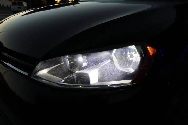 2017 Volkswagen Golf TSI Wolfsburg Edition