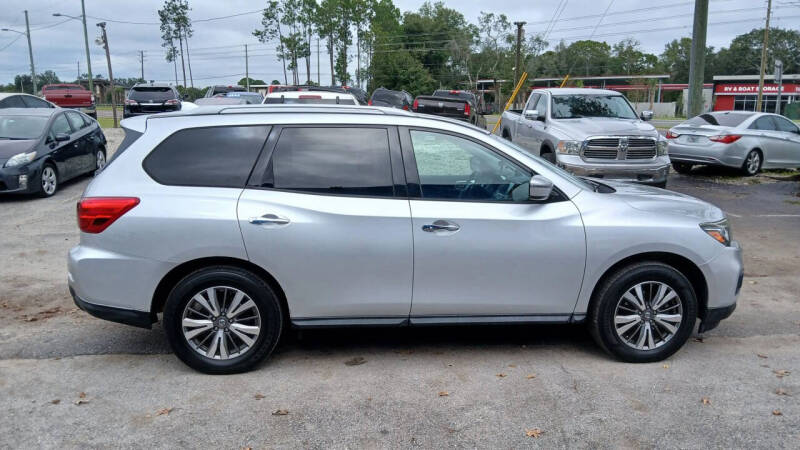 2020 Nissan Pathfinder SV