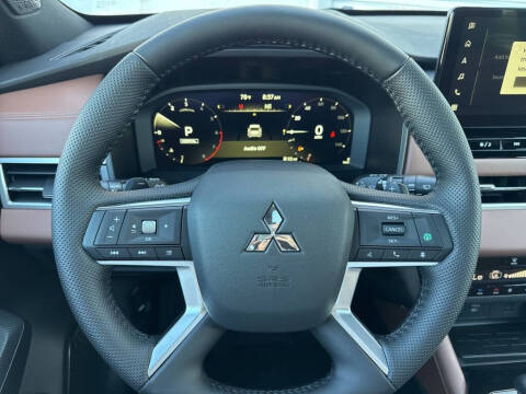 2025 Mitsubishi Outlander SEL
