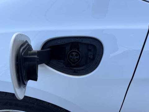 2017 Chrysler Pacifica Hybrid Platinum