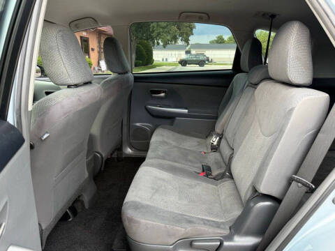 2013 Toyota Prius v Two
