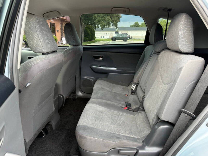 2013 Toyota Prius v Two
