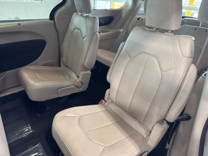 2021 Chrysler Pacifica Touring L