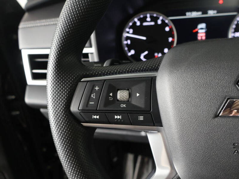 2026 Mitsubishi Outlander ES