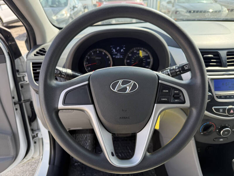 2014 Hyundai Accent GS - Photo 13