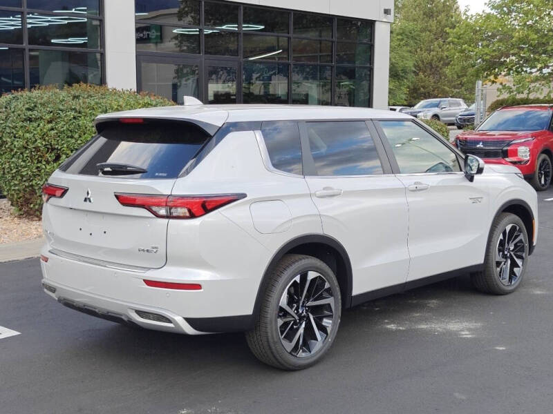2025 Mitsubishi Outlander PHEV SE