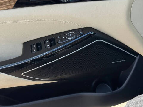 2017 Kia Cadenza Premium