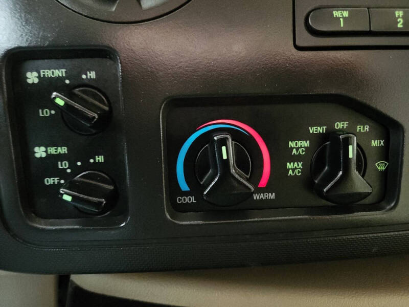 2011 Ford E-Series E-350 SD XLT